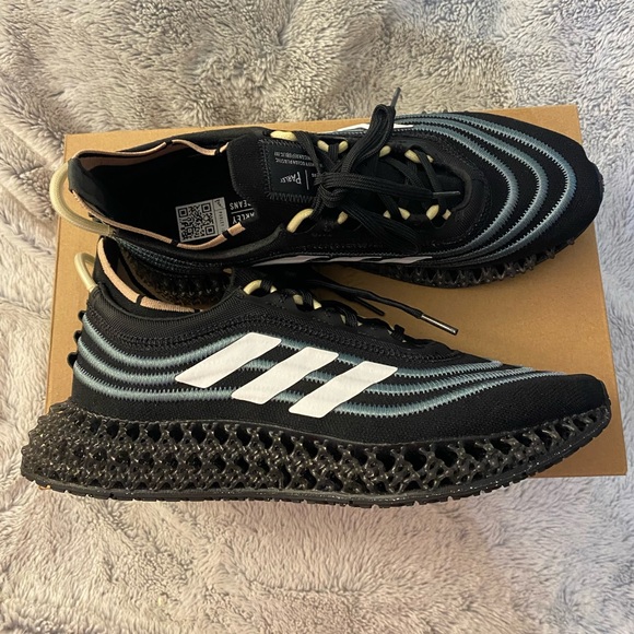 Adidas Parley Sneakers, size 9 - Picture 3 of 8